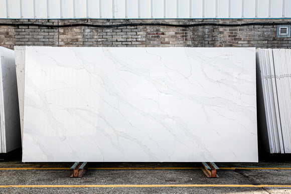 Calacatta Gold 44 Polished Quartz