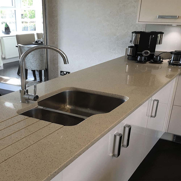 CREAM MIRROR POLISHED QUARTZ