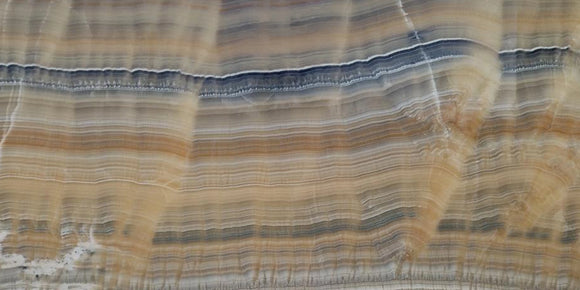 AMBER GREY POLISHED VC ONYX