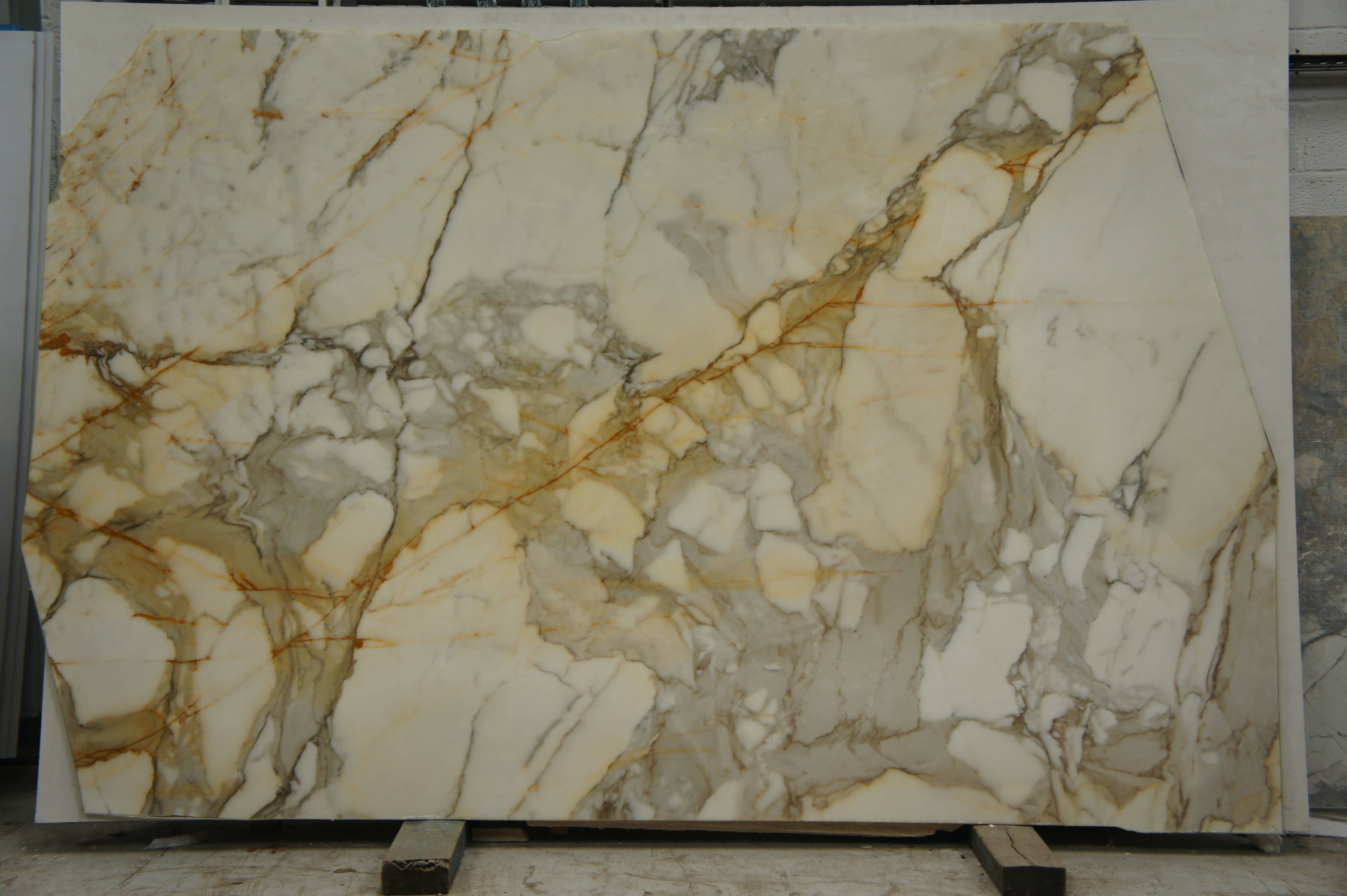 CALACATTA GOLD MACCHIA VECCHIA EXTRA BOOKMATCHED MARBLE,Marble,Sonic Stone,www.work-tops.com