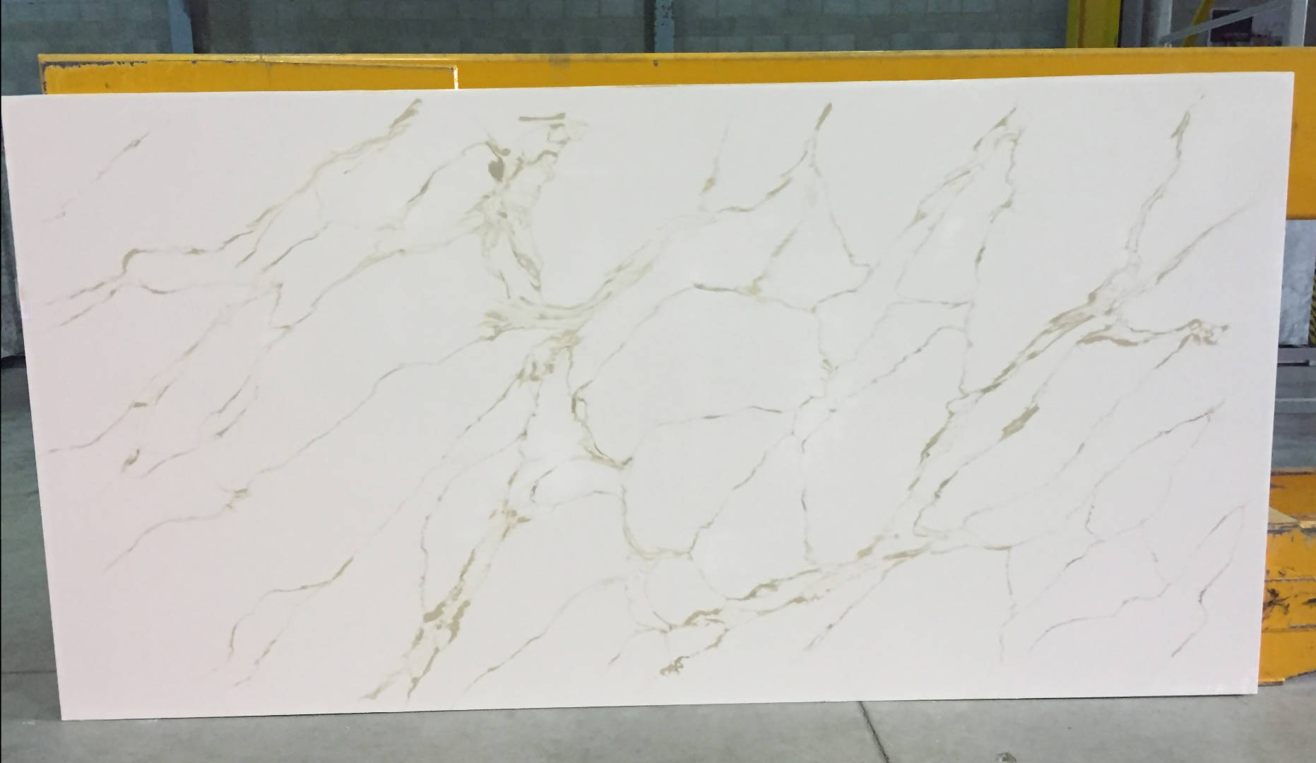 New Calacatta Gold Quartz Best For Kitchen - Main Image