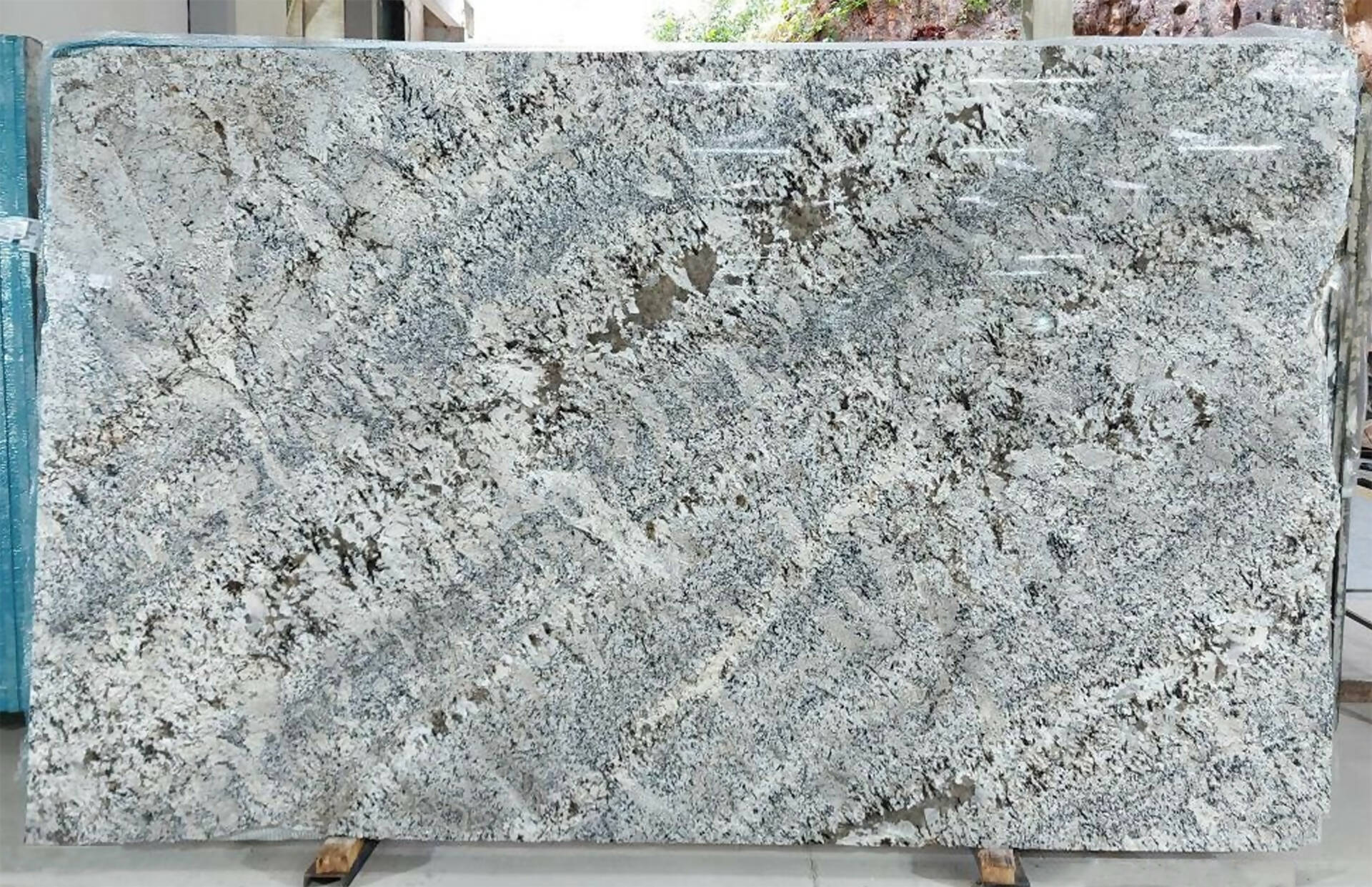BIANCO ANTICO JUPARANA TORRONE GRANITE,Granite,Granite Slabs UK,www.work-tops.com